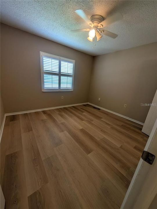В аренду: $1,300 (2 спален, 1 ванн, 805 Квадратных фут)