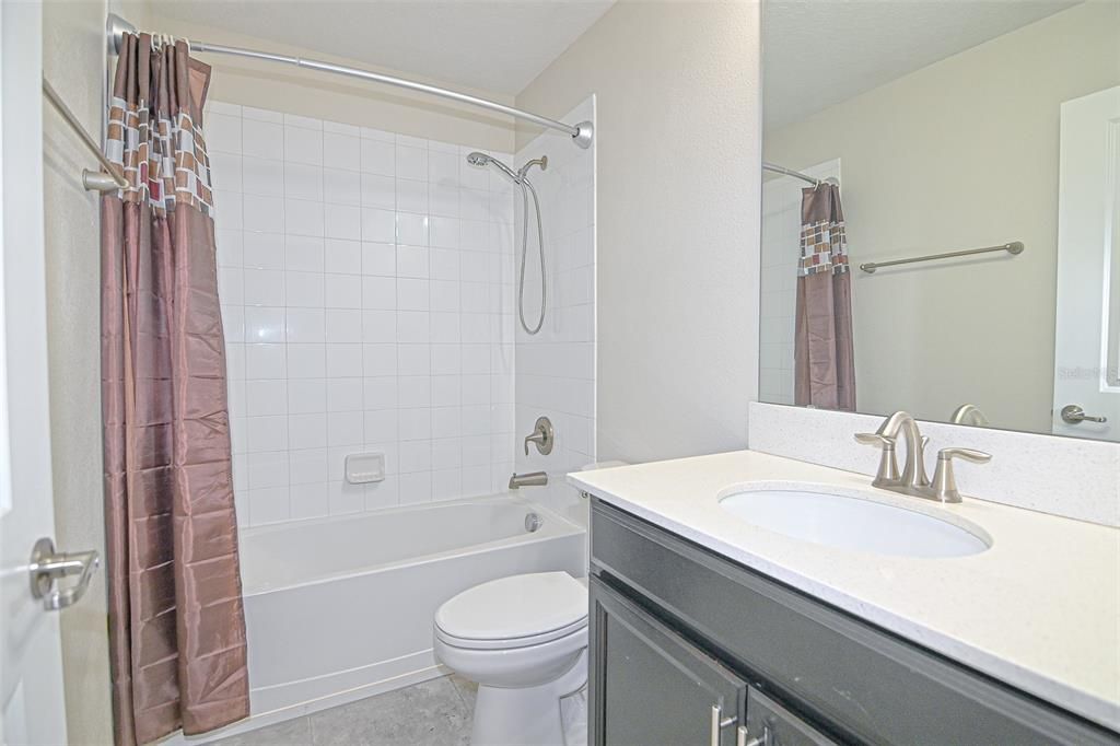 En Venta: $700,000 (5 camas, 3 baños, 3532 Pies cuadrados)