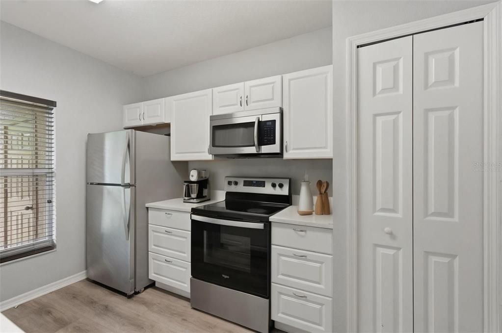 For Sale: $225,000 (2 beds, 2 baths, 1152 Square Feet)