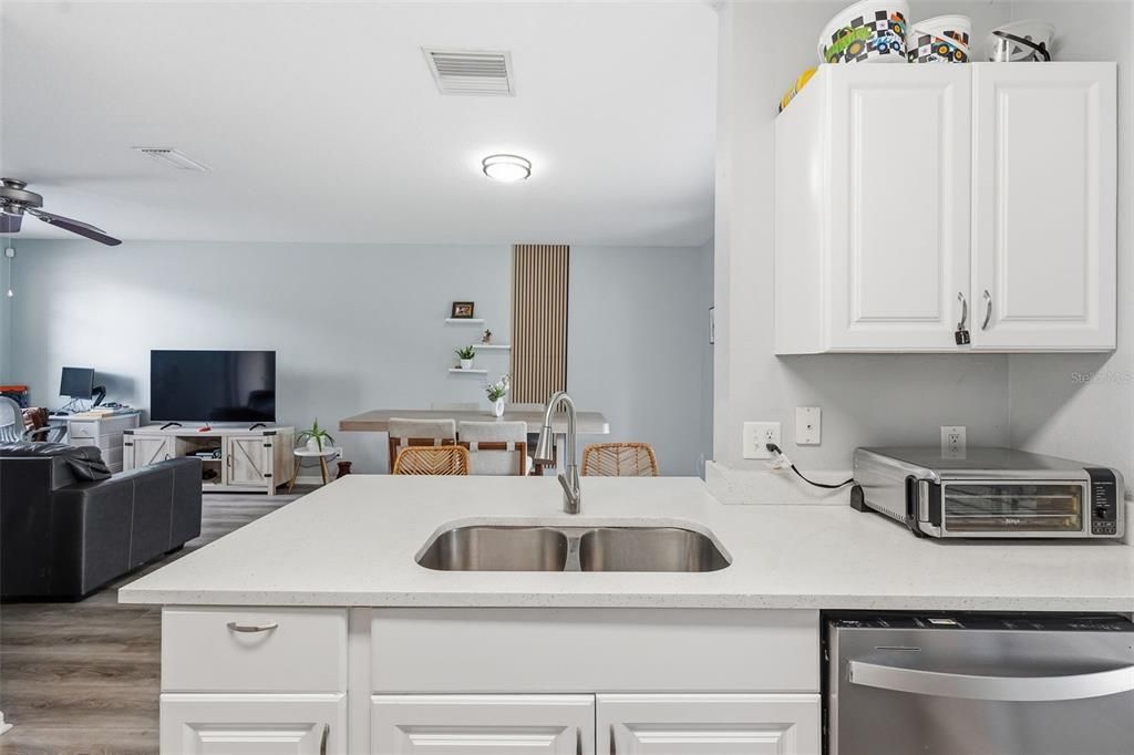 For Sale: $225,000 (2 beds, 2 baths, 1152 Square Feet)