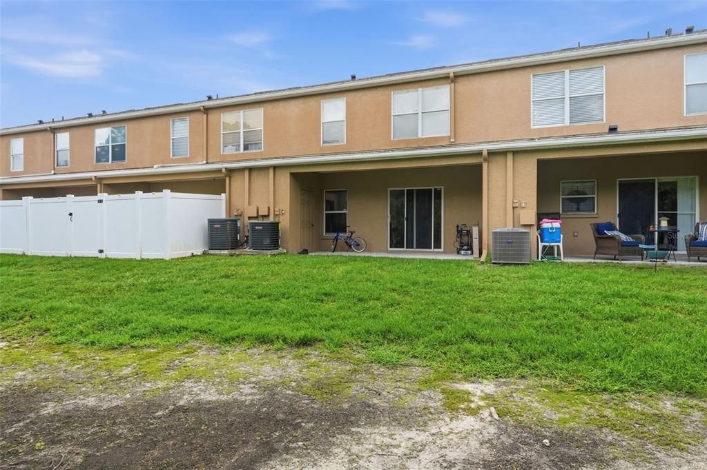 For Sale: $225,000 (2 beds, 2 baths, 1152 Square Feet)