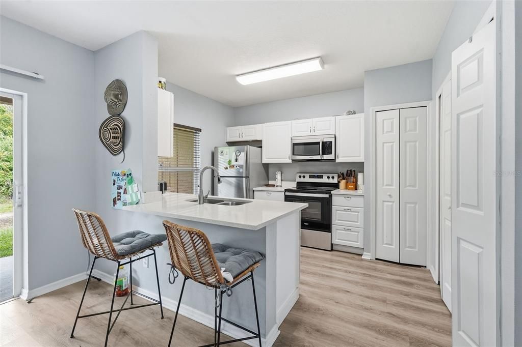 For Sale: $225,000 (2 beds, 2 baths, 1152 Square Feet)