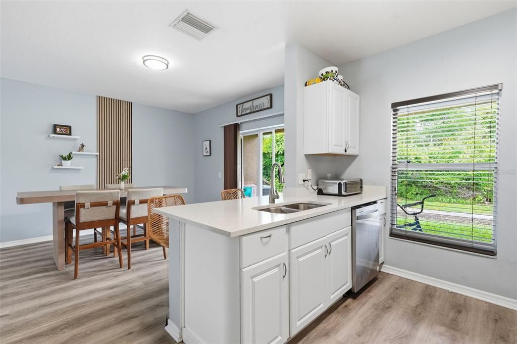For Sale: $225,000 (2 beds, 2 baths, 1152 Square Feet)
