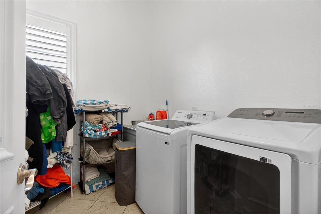 В аренду: $4,500 (3 спален, 2 ванн, 3156 Квадратных фут)