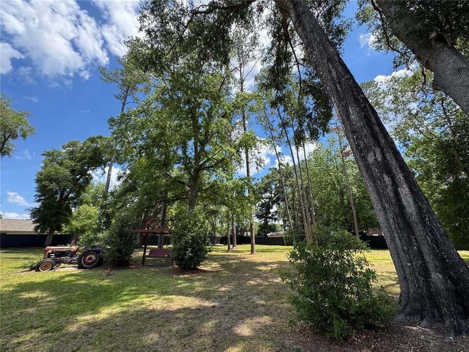 For Rent: $3,300 (3 beds, 2 baths, 2276 Square Feet)