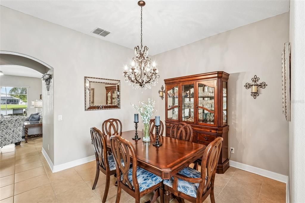 For Sale: $635,000 (4 beds, 3 baths, 2740 Square Feet)