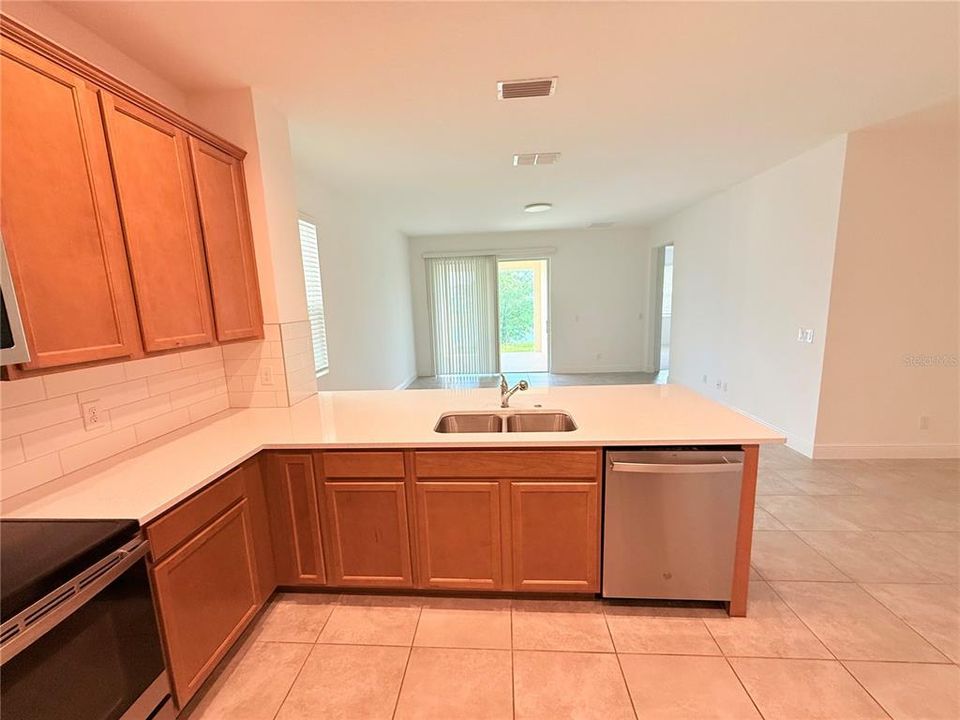 For Rent: $2,699 (4 beds, 3 baths, 2492 Square Feet)