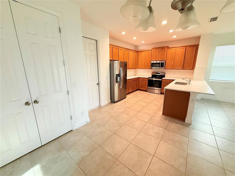 For Rent: $2,699 (4 beds, 3 baths, 2492 Square Feet)