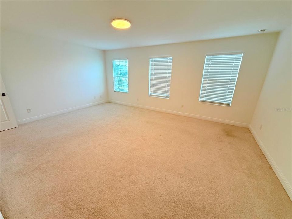 For Rent: $2,699 (4 beds, 3 baths, 2492 Square Feet)