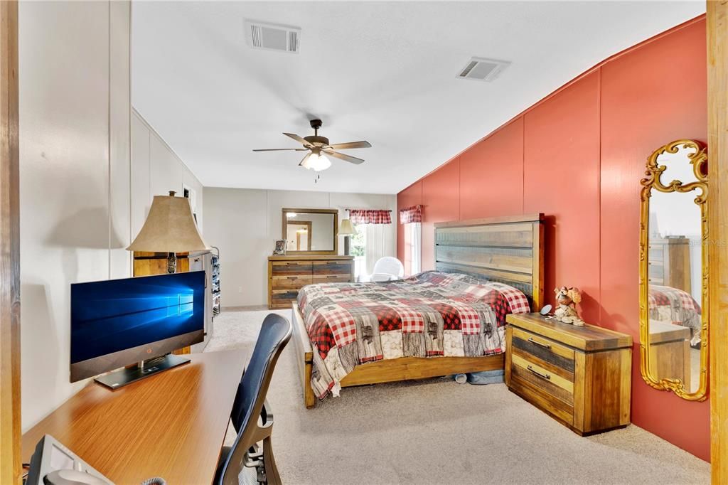 For Sale: $260,000 (4 beds, 2 baths, 2240 Square Feet)