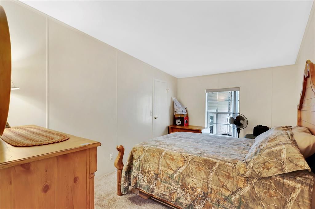 For Sale: $260,000 (4 beds, 2 baths, 2240 Square Feet)
