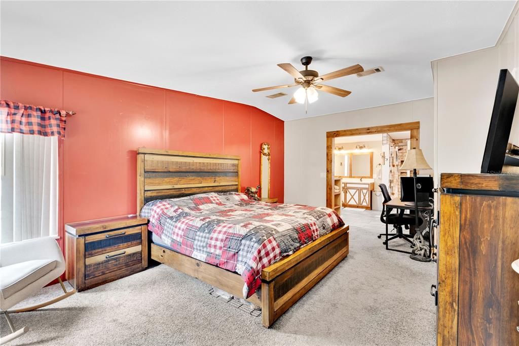 For Sale: $260,000 (4 beds, 2 baths, 2240 Square Feet)