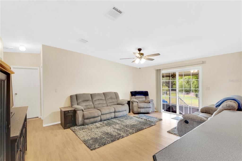 For Sale: $260,000 (4 beds, 2 baths, 2240 Square Feet)