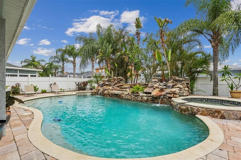 For Sale: $799,000 (6 beds, 3 baths, 2734 Square Feet)