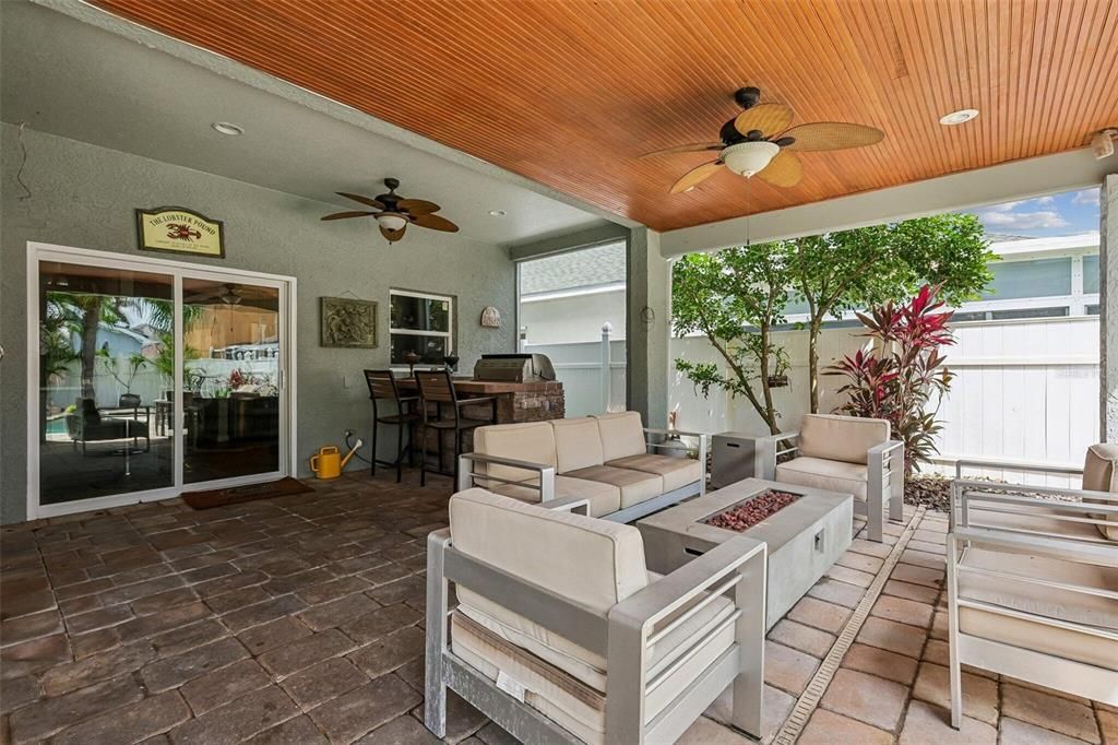 For Sale: $799,000 (6 beds, 3 baths, 2734 Square Feet)