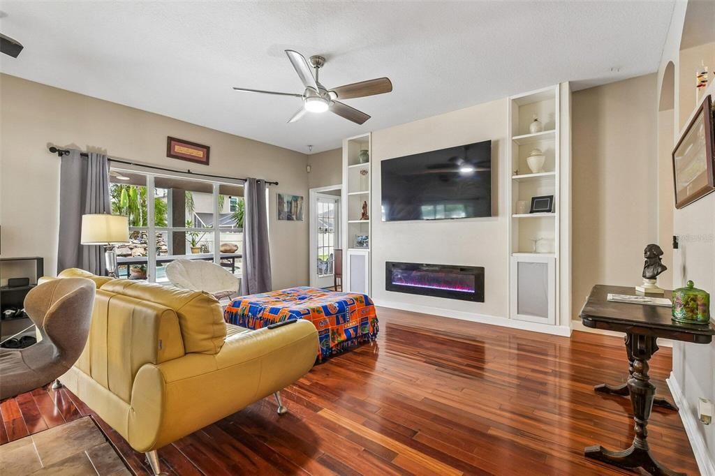 For Sale: $799,000 (6 beds, 3 baths, 2734 Square Feet)