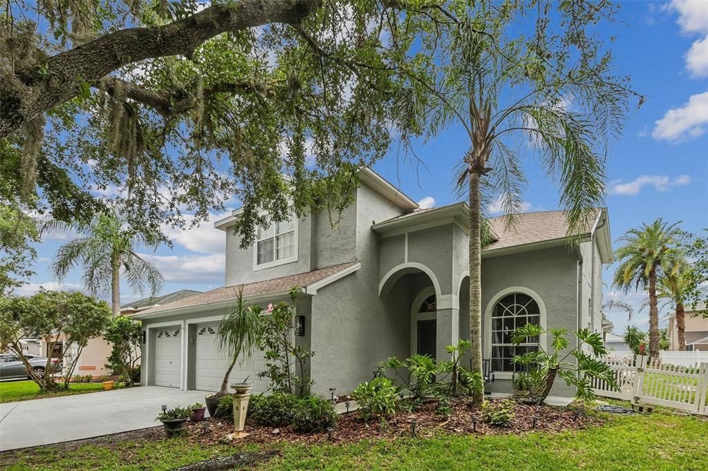 For Sale: $799,000 (6 beds, 3 baths, 2734 Square Feet)