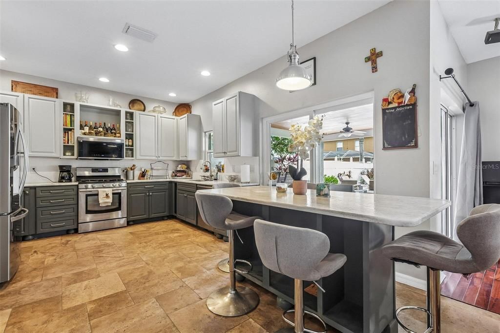 For Sale: $799,000 (6 beds, 3 baths, 2734 Square Feet)