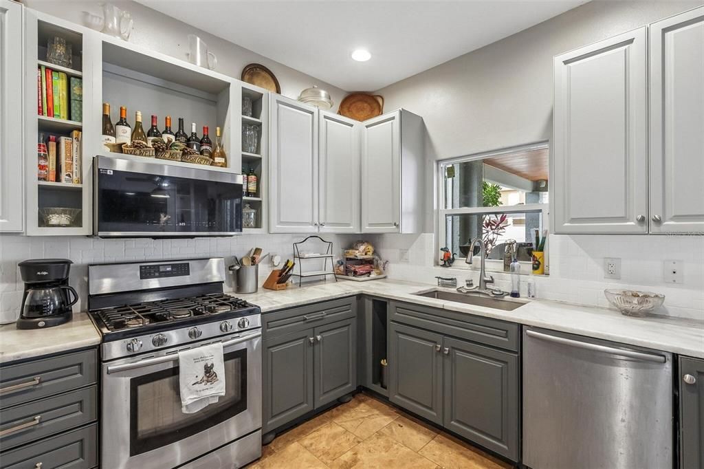 For Sale: $799,000 (6 beds, 3 baths, 2734 Square Feet)