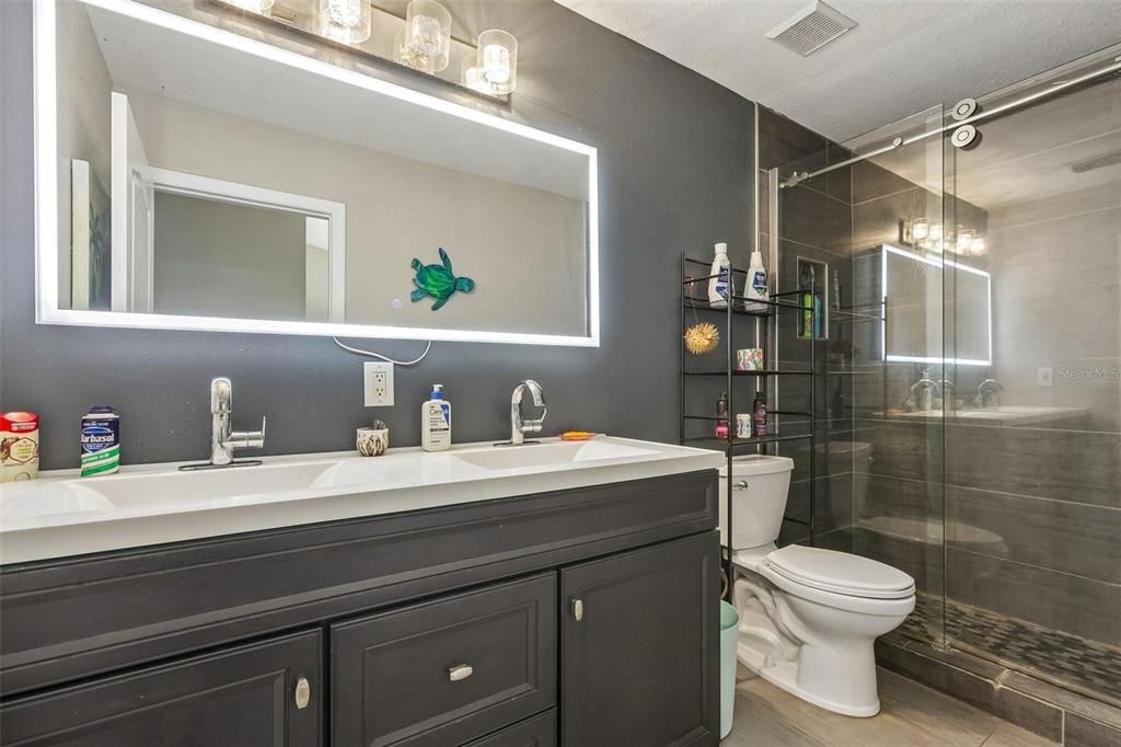 For Sale: $799,000 (6 beds, 3 baths, 2734 Square Feet)