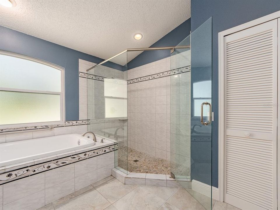 For Sale: $739,999 (4 beds, 2 baths, 2607 Square Feet)