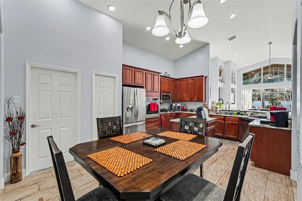 На продажу: $449,999 (4 спален, 3 ванн, 3070 Квадратных фут)