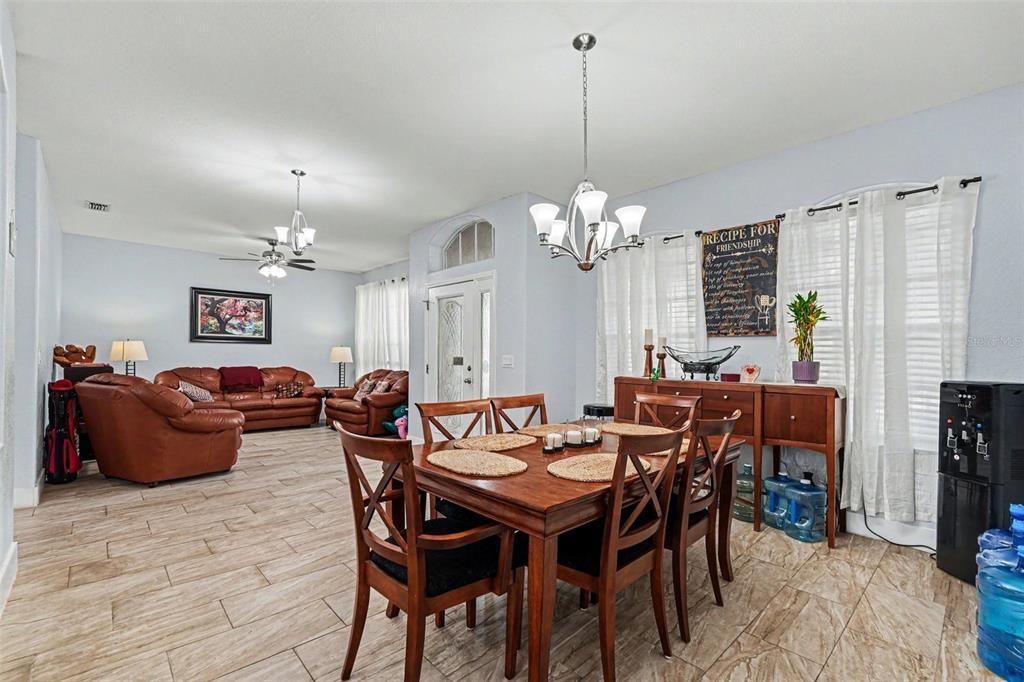 На продажу: $449,999 (4 спален, 3 ванн, 3070 Квадратных фут)