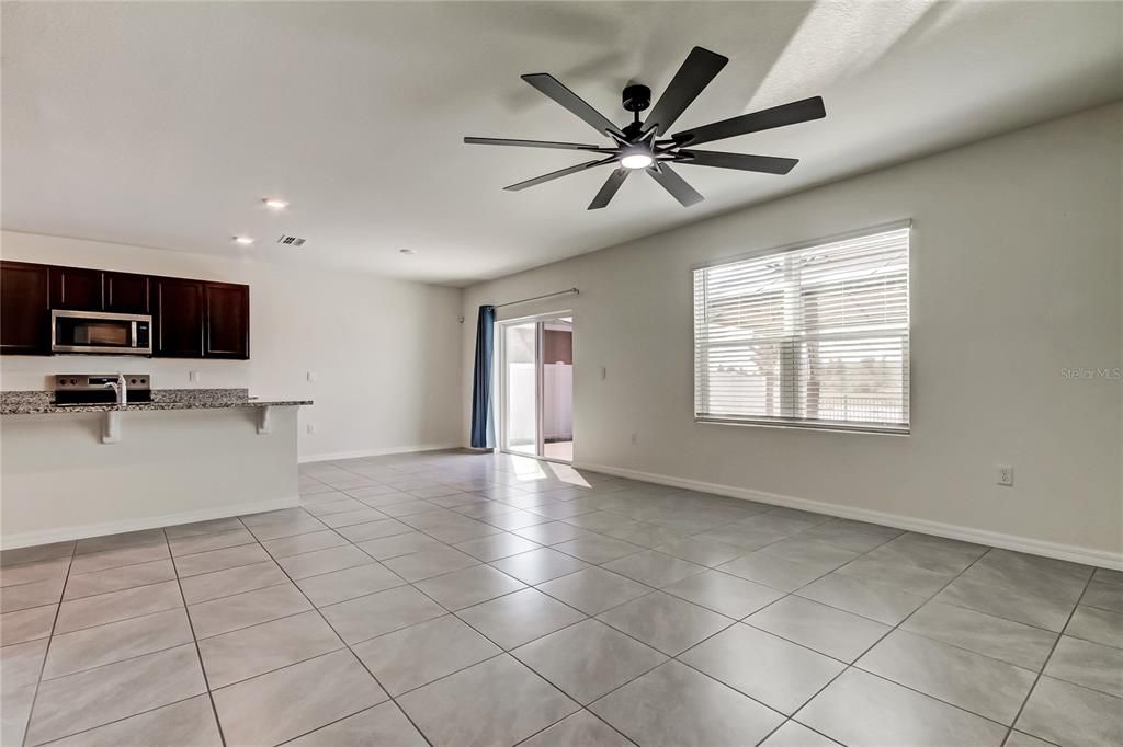 For Sale: $399,900 (5 beds, 3 baths, 2696 Square Feet)