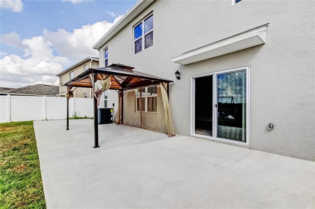 For Sale: $399,900 (5 beds, 3 baths, 2696 Square Feet)