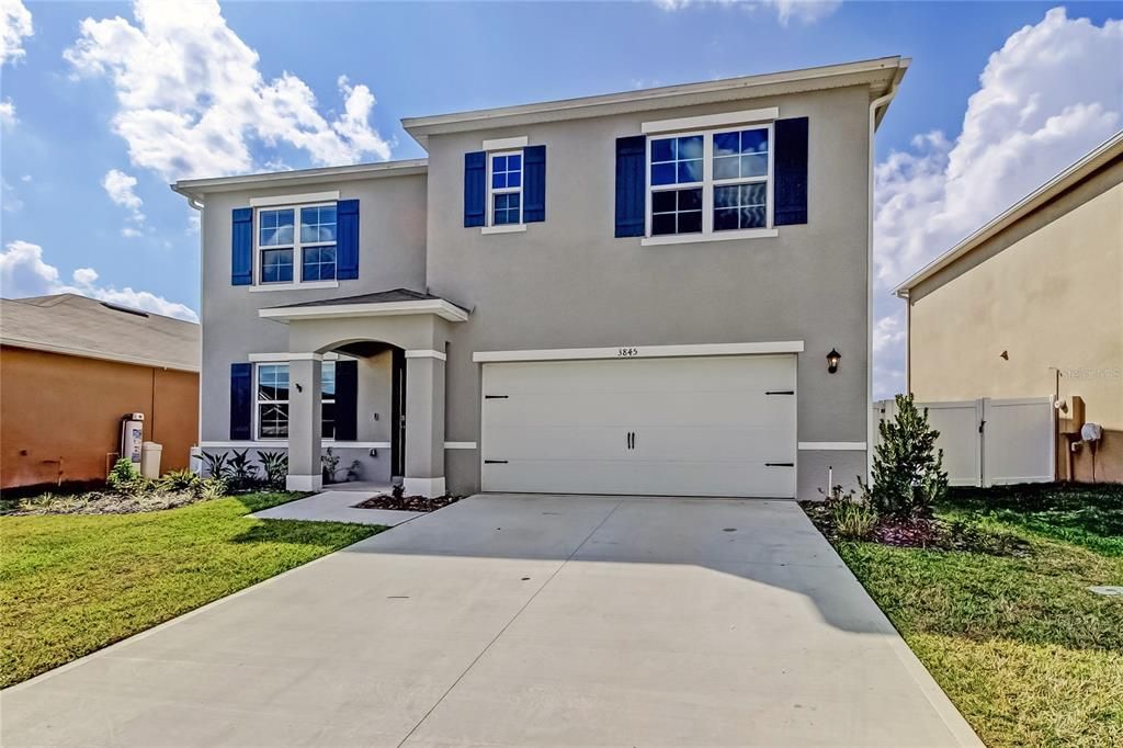 For Sale: $399,900 (5 beds, 3 baths, 2696 Square Feet)