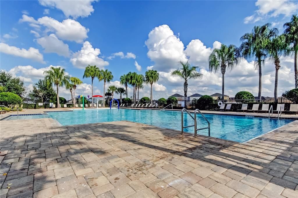 For Sale: $399,900 (5 beds, 3 baths, 2696 Square Feet)