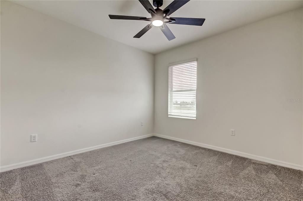 For Sale: $399,900 (5 beds, 3 baths, 2696 Square Feet)