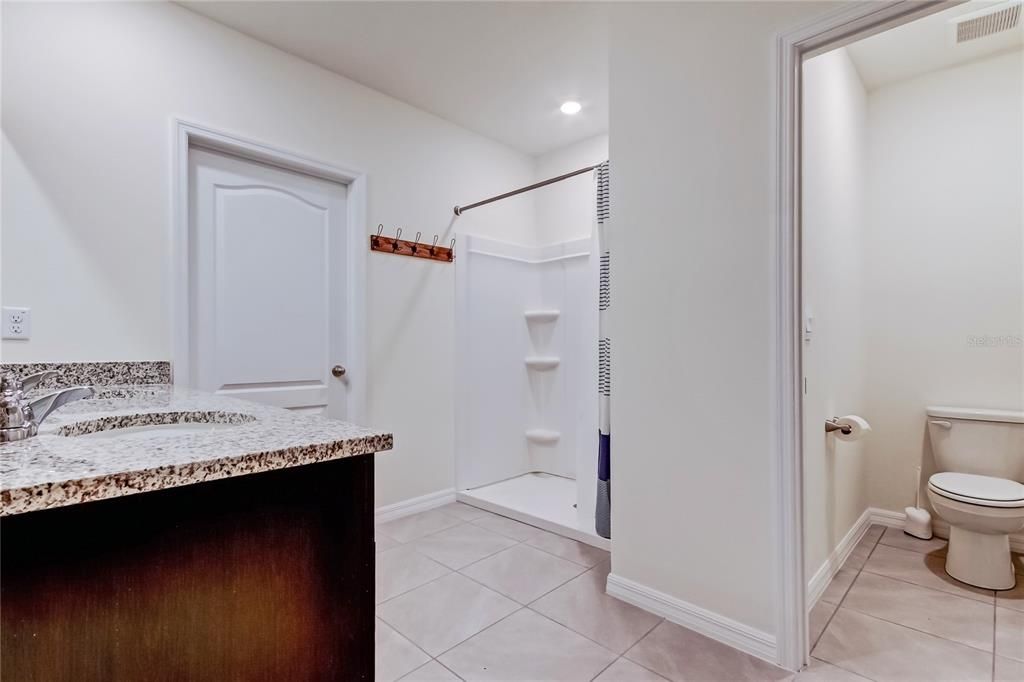 For Sale: $399,900 (5 beds, 3 baths, 2696 Square Feet)