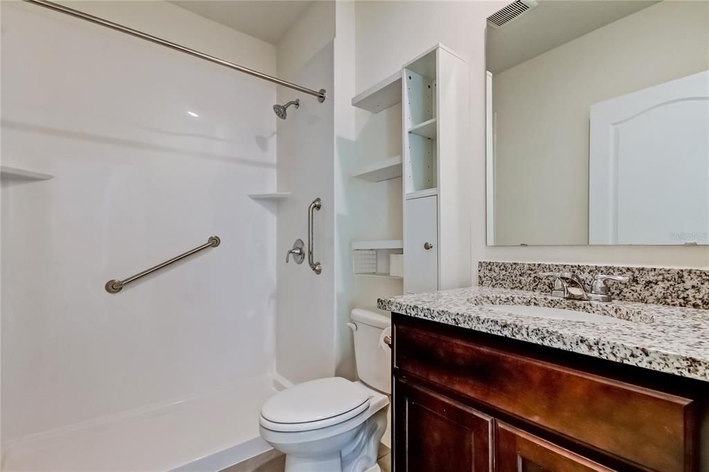 For Sale: $399,900 (5 beds, 3 baths, 2696 Square Feet)