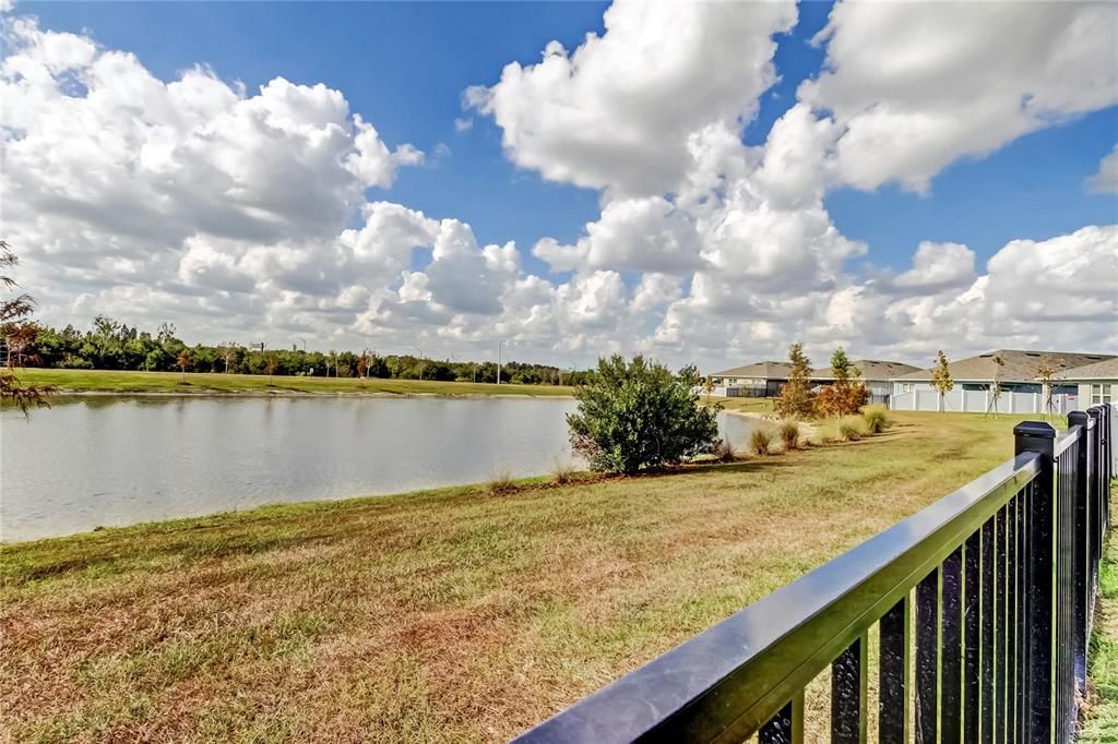 For Sale: $399,900 (5 beds, 3 baths, 2696 Square Feet)