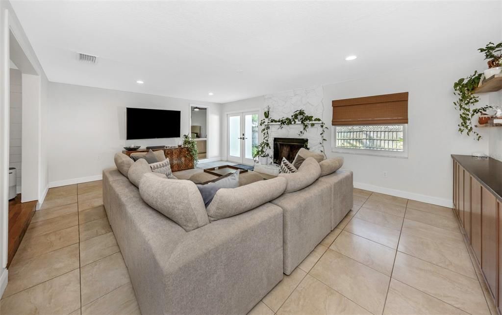 Active With Contract: $524,500 (3 beds, 2 baths, 1570 Square Feet)