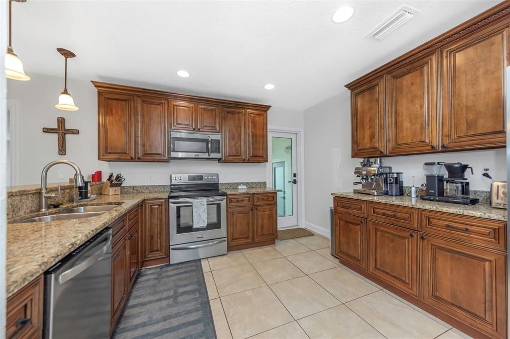 Active With Contract: $524,500 (3 beds, 2 baths, 1570 Square Feet)