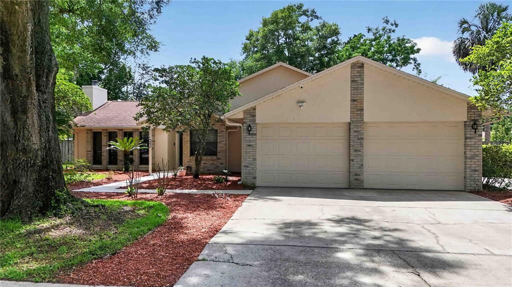 Active With Contract: $445,000 (3 beds, 2 baths, 1645 Square Feet)