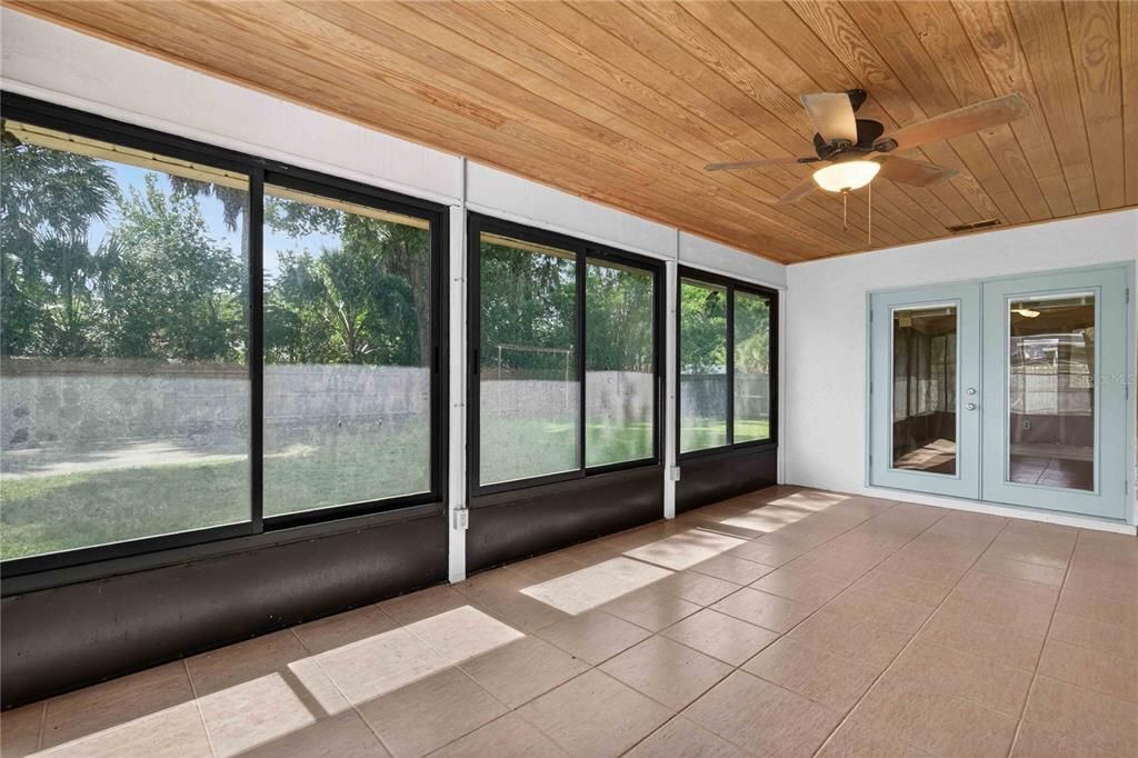 Active With Contract: $445,000 (3 beds, 2 baths, 1645 Square Feet)