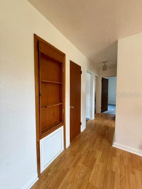 For Sale: $210,000 (3 beds, 1 baths, 888 Square Feet)