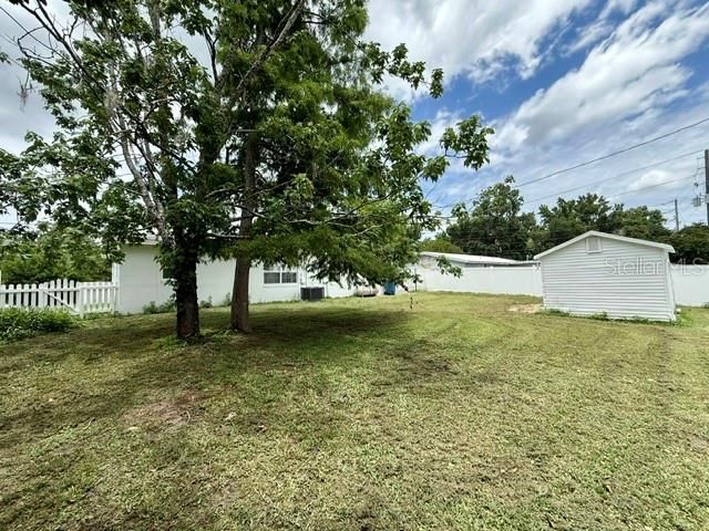 For Sale: $210,000 (3 beds, 1 baths, 888 Square Feet)