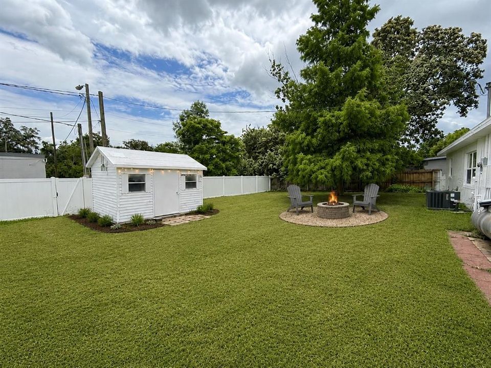 For Sale: $210,000 (3 beds, 1 baths, 888 Square Feet)