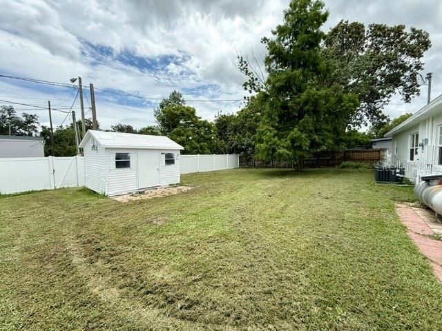 For Sale: $210,000 (3 beds, 1 baths, 888 Square Feet)