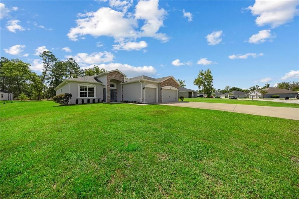 For Sale: $389,900 (4 beds, 3 baths, 2336 Square Feet)