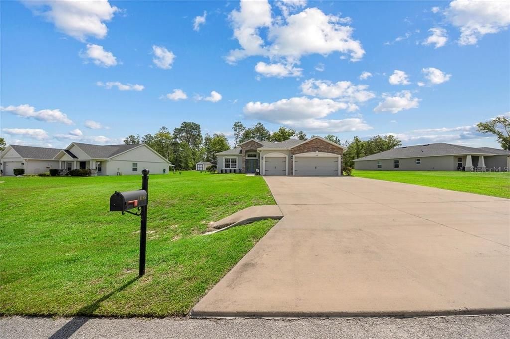 For Sale: $389,900 (4 beds, 3 baths, 2336 Square Feet)
