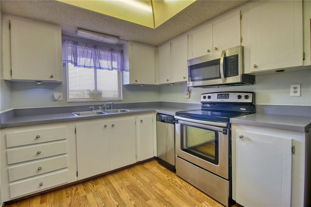 For Rent: $1,350 (2 beds, 2 baths, 1144 Square Feet)