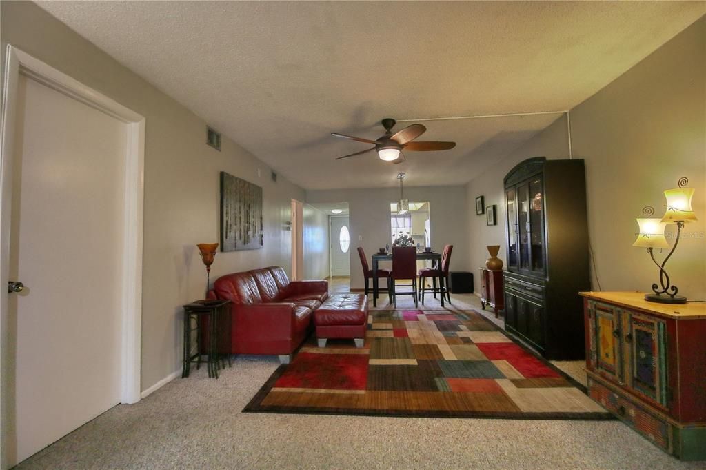 For Rent: $1,350 (2 beds, 2 baths, 1144 Square Feet)