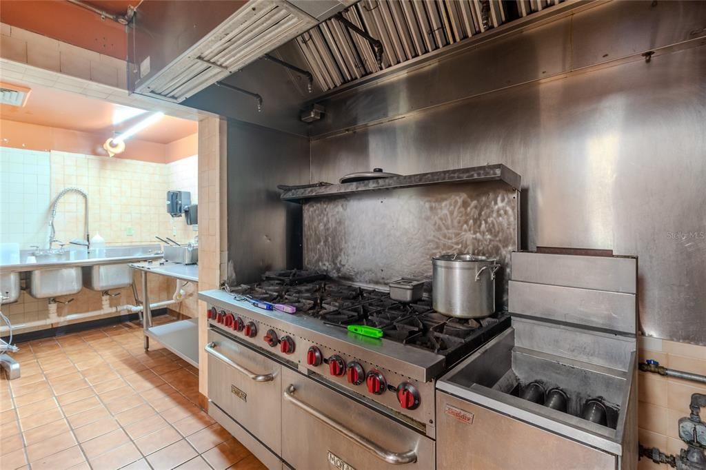 For Sale: $400,000 (0 beds, 0 baths, 2400 Square Feet)