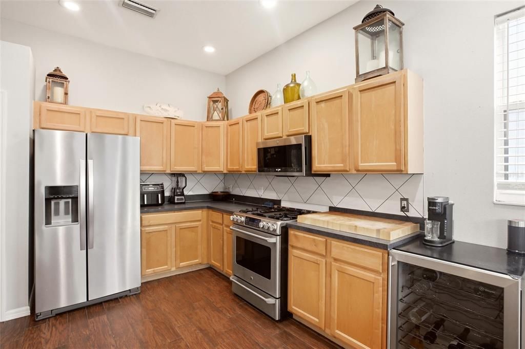For Sale: $624,900 (4 beds, 2 baths, 2441 Square Feet)