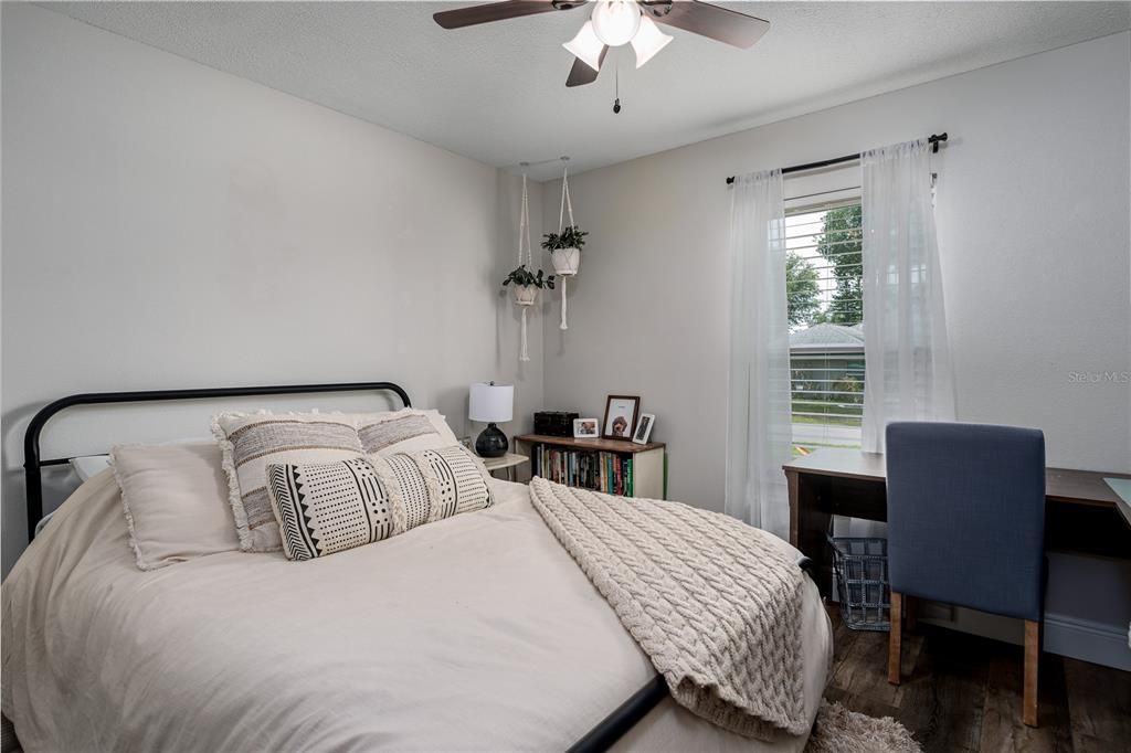 For Sale: $349,000 (3 beds, 2 baths, 1119 Square Feet)